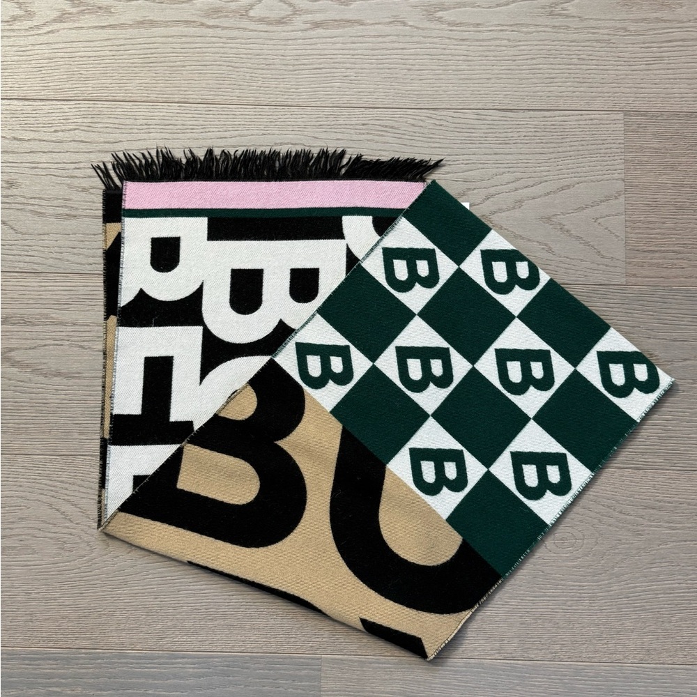Burberry Logo Wool Scarf - Picture 3 of 6